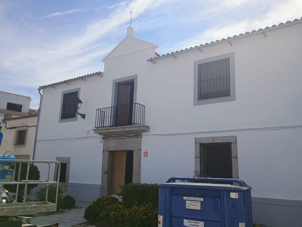 Las Ventajas de Pintar tu Fachada en Verano
